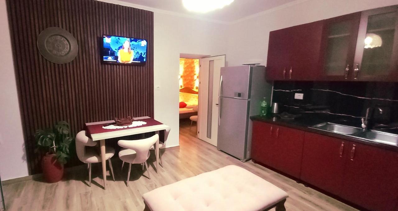 Villa Heljos Apartaments Vlorë Buitenkant foto