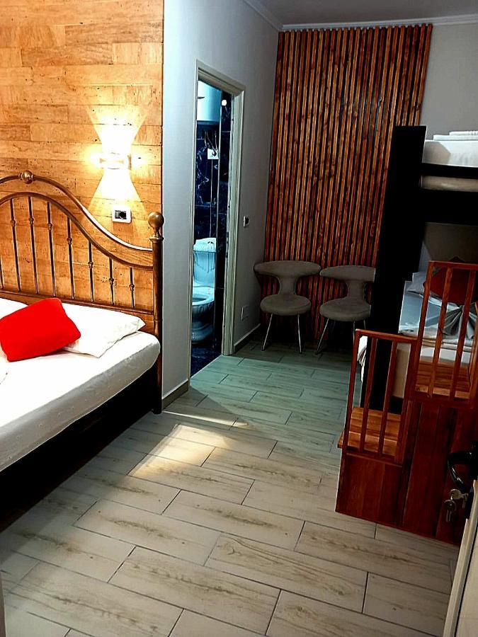 Villa Heljos Apartaments Vlorë Buitenkant foto