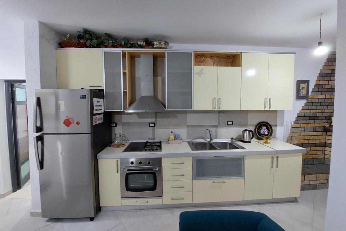 Villa Heljos Apartaments Vlorë Buitenkant foto