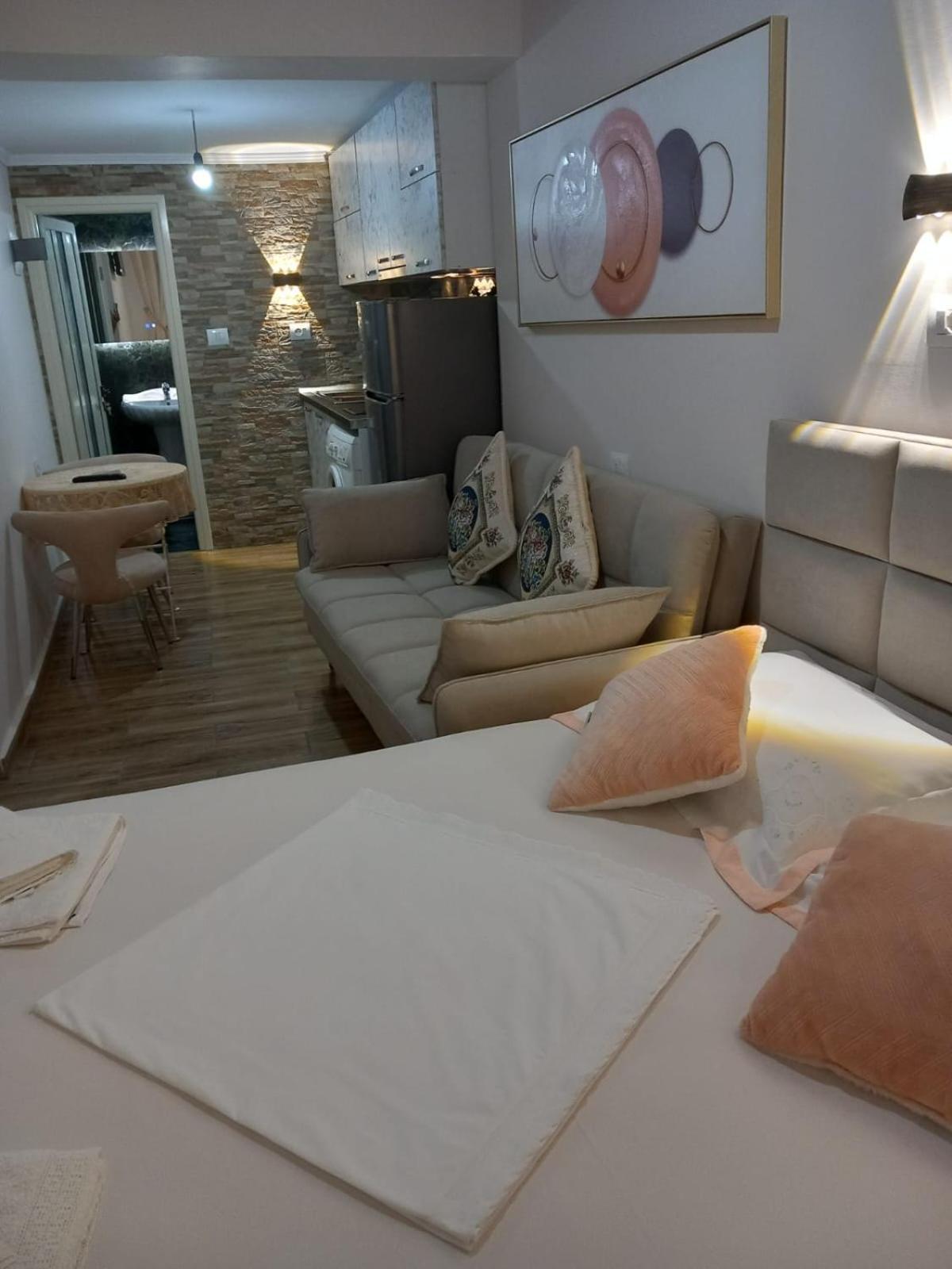 Villa Heljos Apartaments Vlorë Buitenkant foto