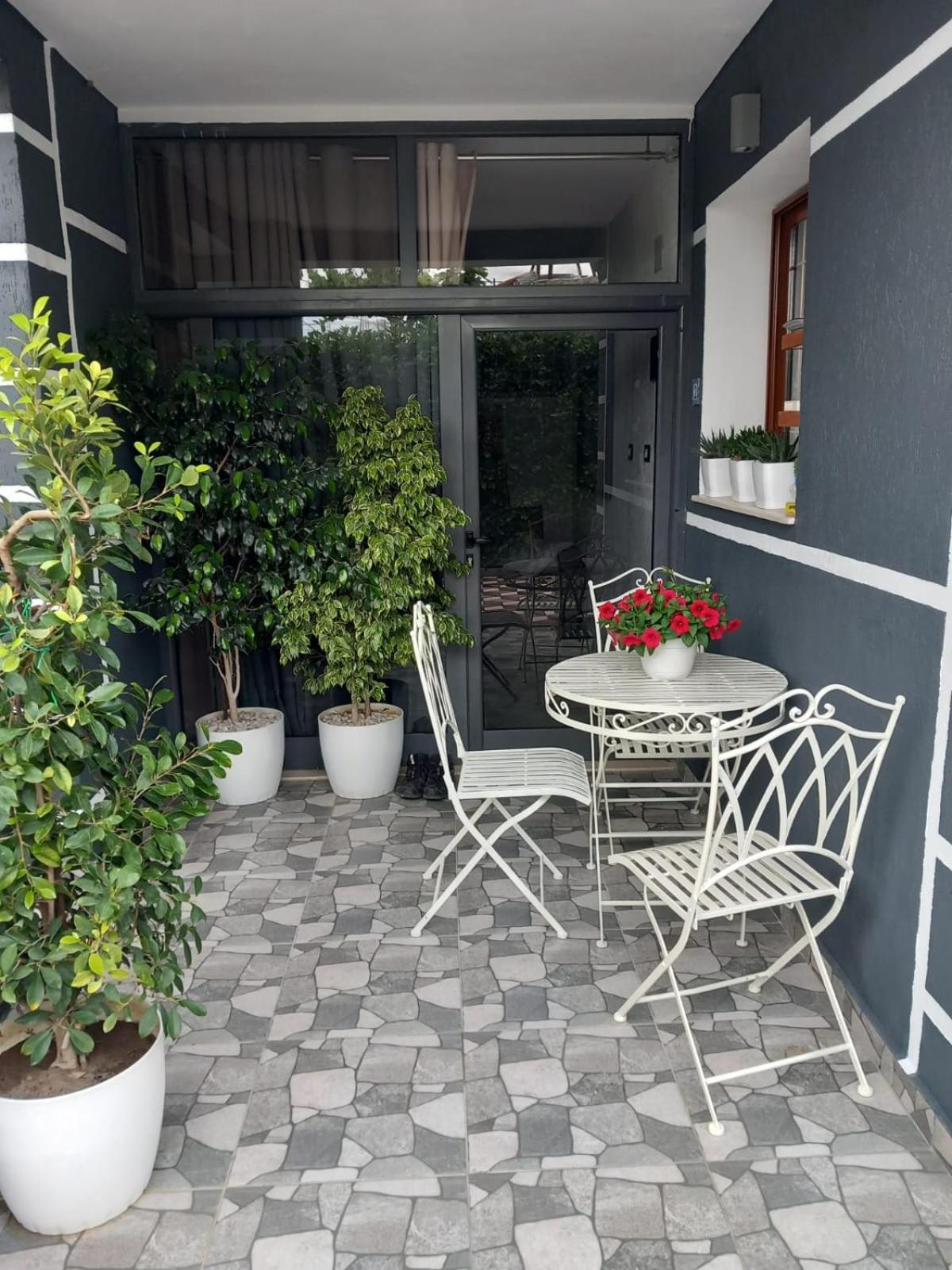 Villa Heljos Apartaments Vlorë Buitenkant foto